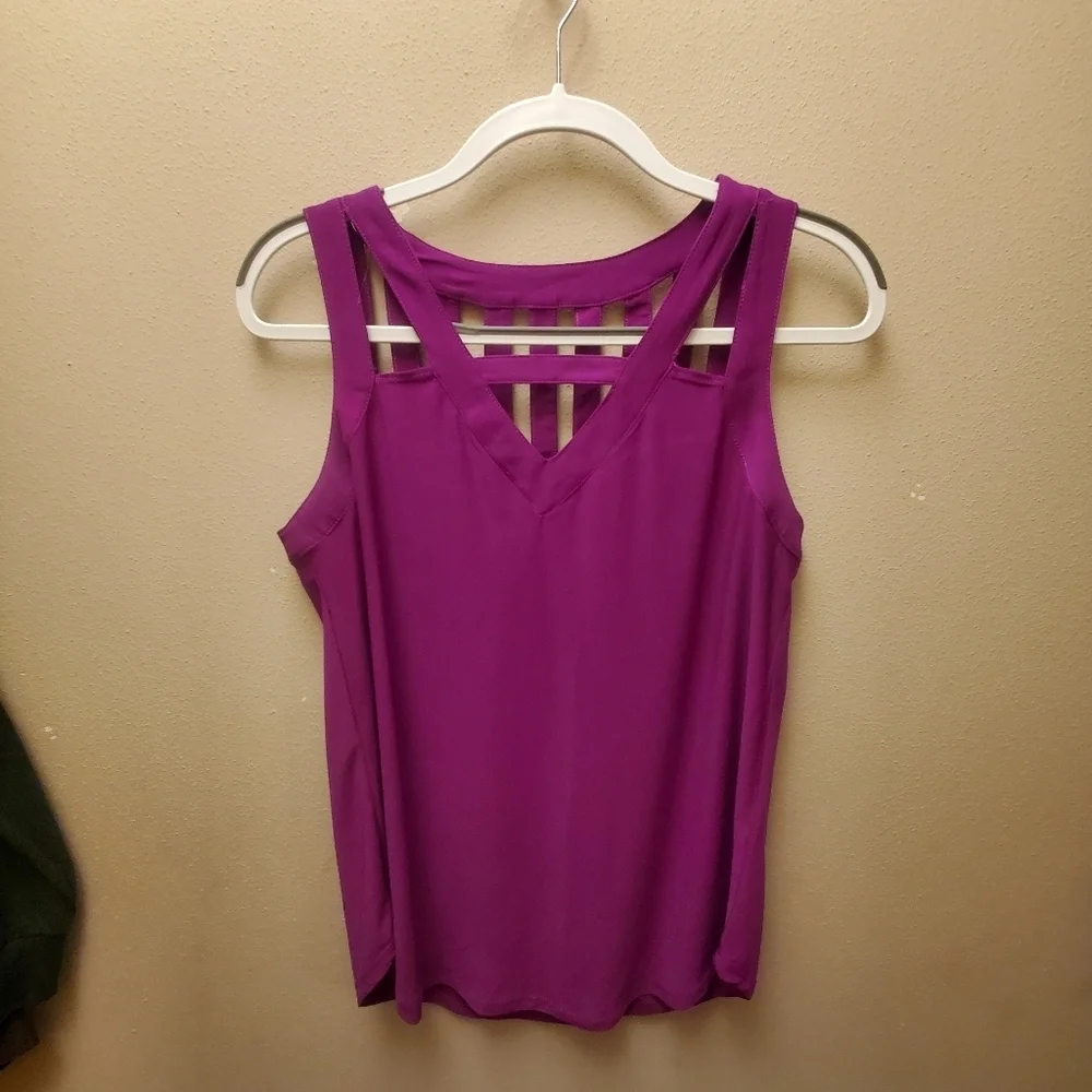 Womens size M sleeveless fuscia lightweight strappy top very cute - Picture 8 of 12